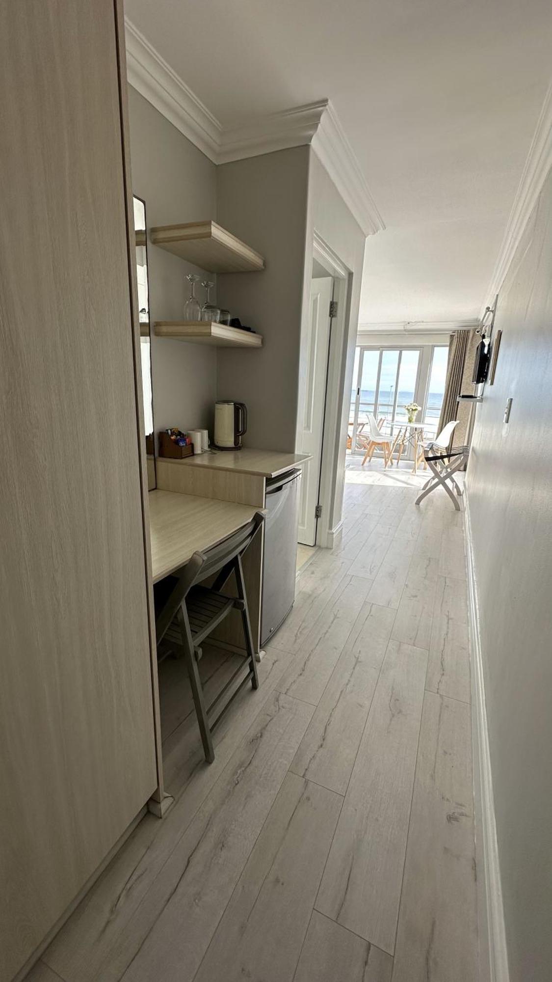 Oceansnest Guest House Bloubergstrand Exterior photo