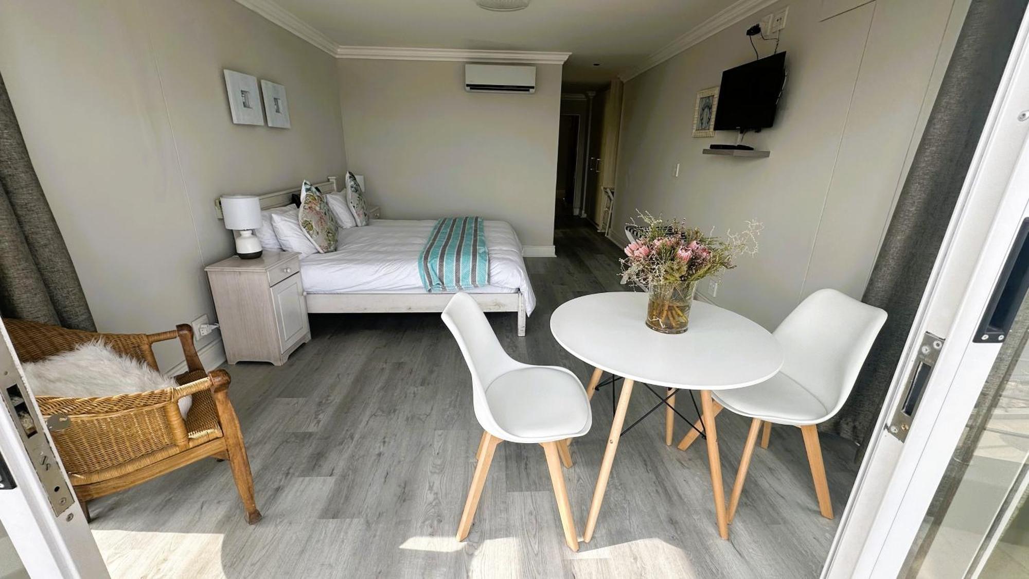 Oceansnest Guest House Bloubergstrand Exterior photo