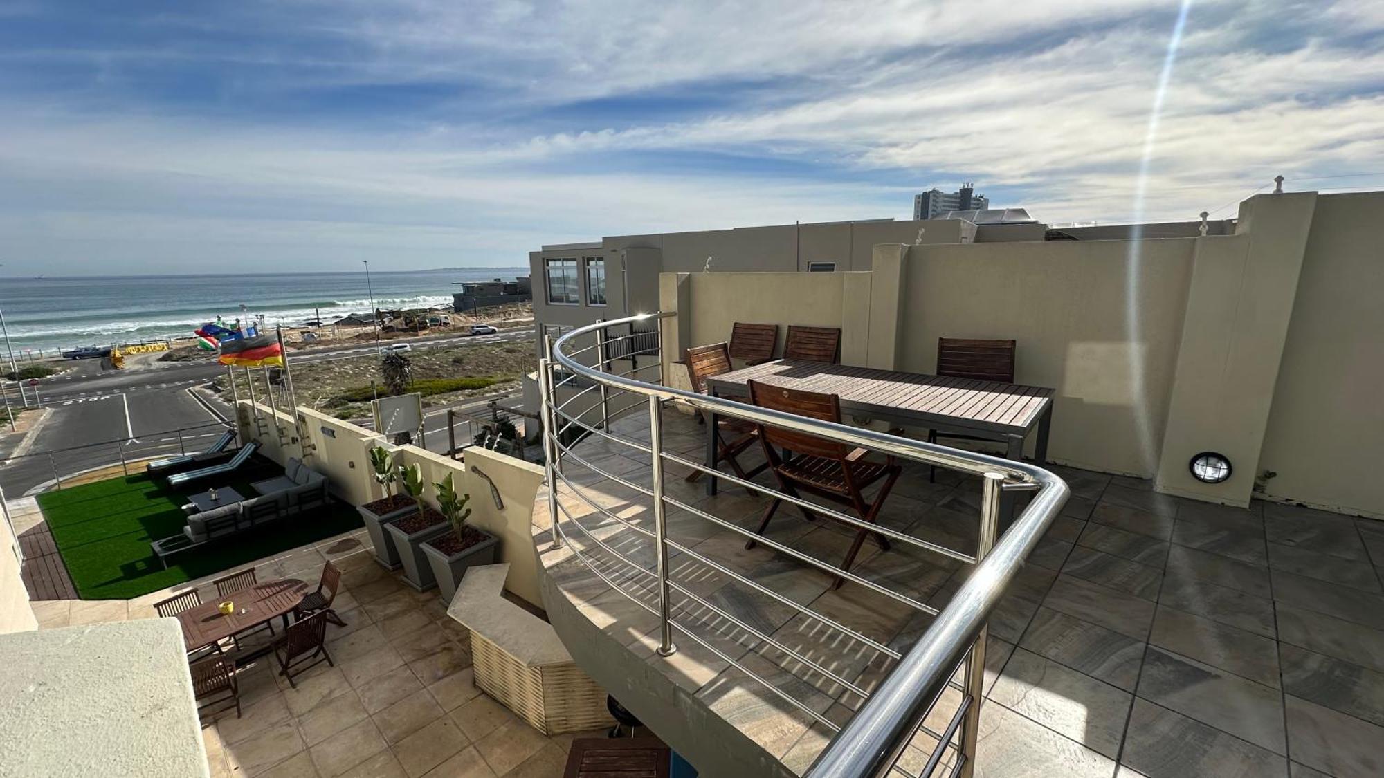 Oceansnest Guest House Bloubergstrand Exterior photo