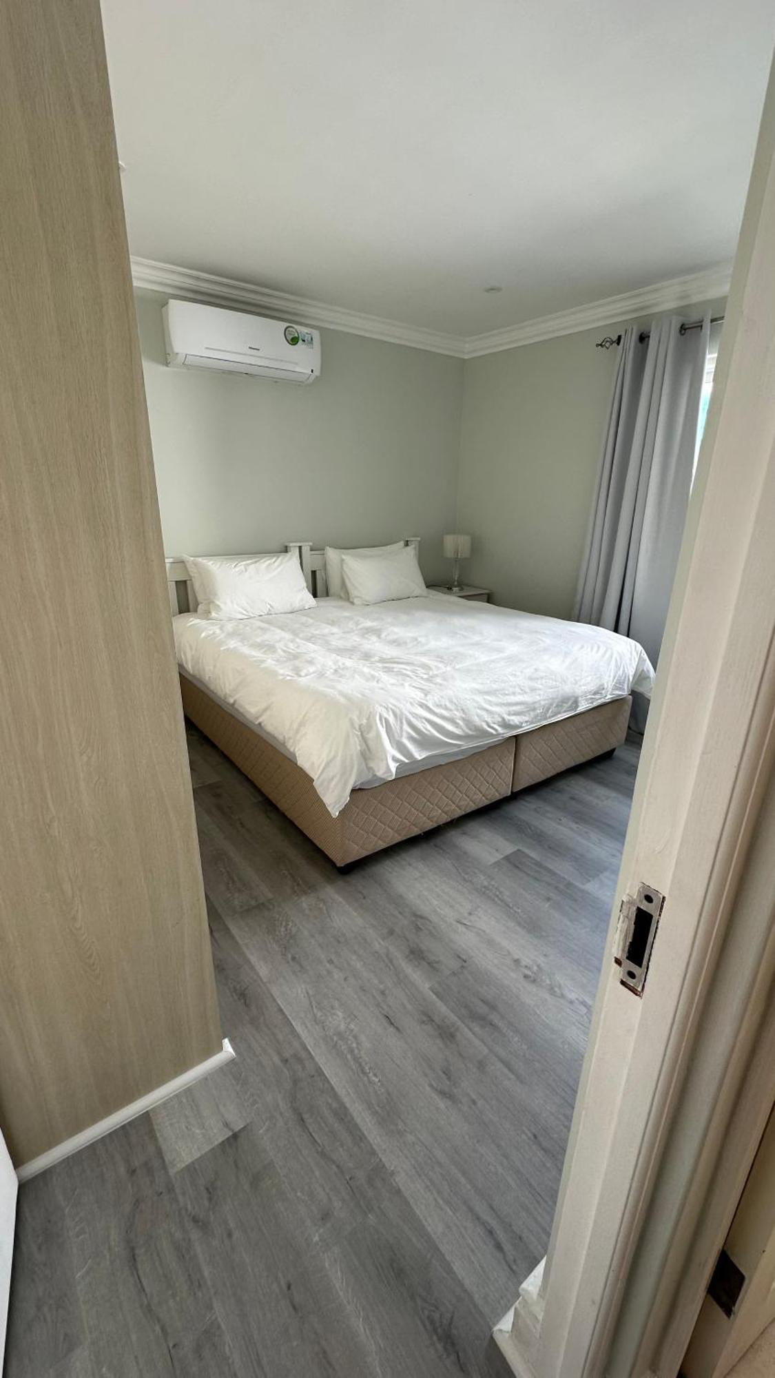 Oceansnest Guest House Bloubergstrand Exterior photo